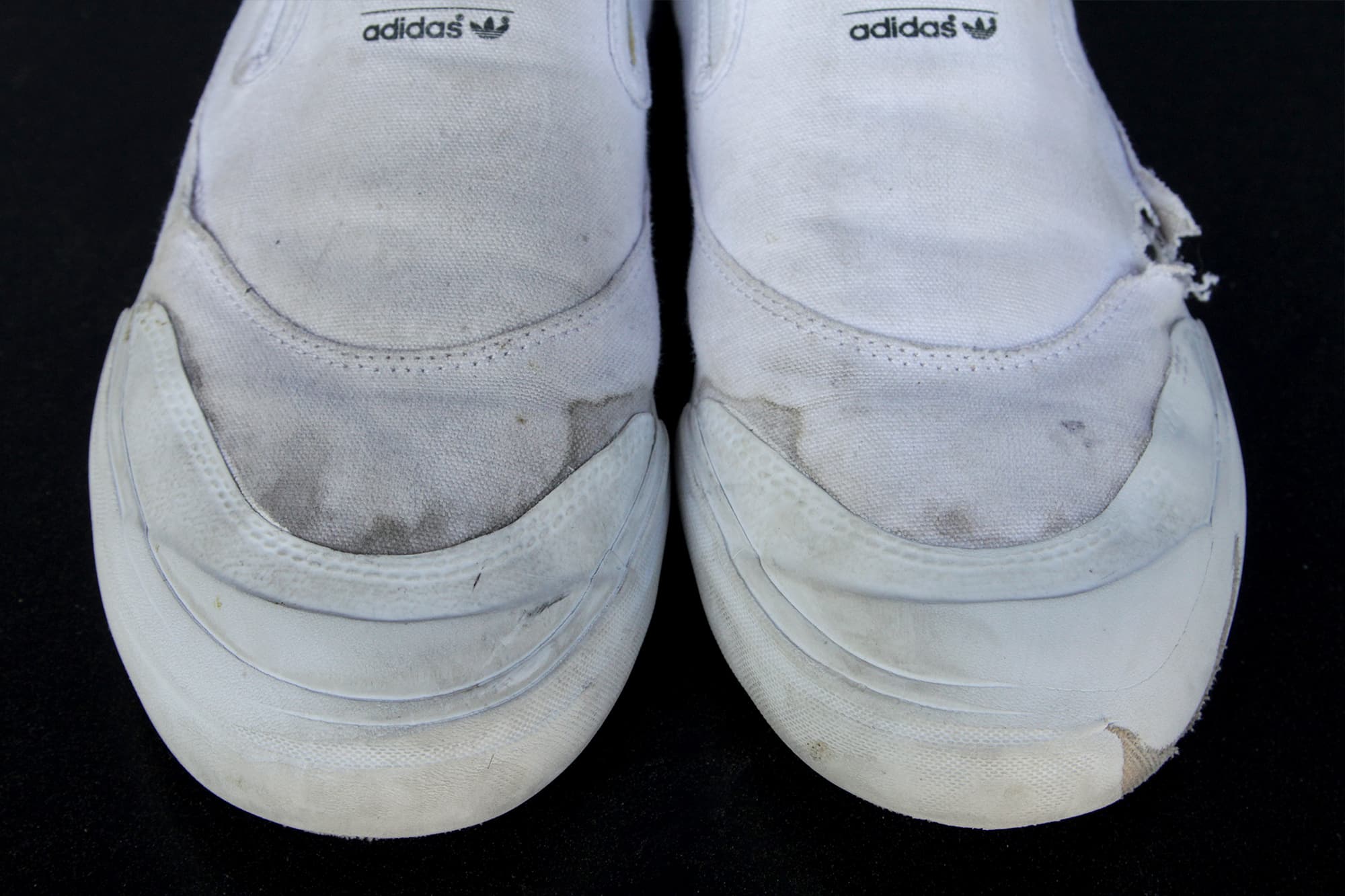 adidas skateboarding slip on white