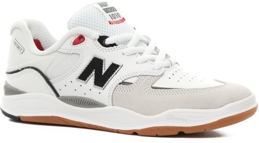 white new balance skate shoes